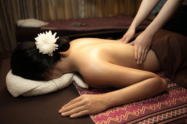 1 Hour Upper Relaxing with Balm or Oil - Free Transportation