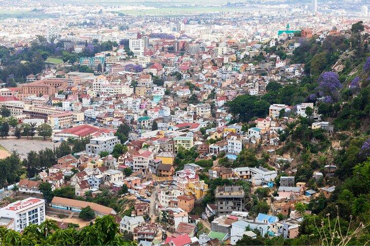 Antananarivo : Custom Walking Tour With A Guide (Private Tour)