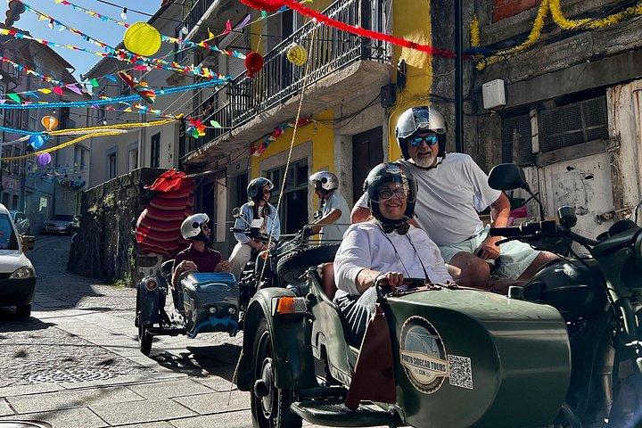 Highlights of Porto on a glamorous sidecar - Half Day