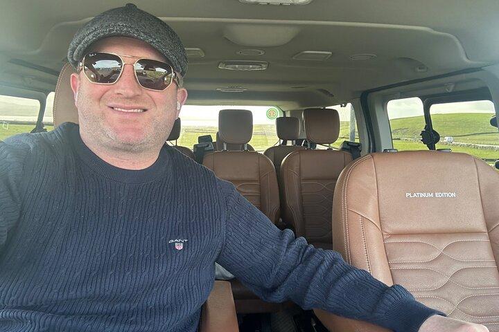 Authentic Dublin private car tour Top Ranked Dubliner guide Éamon