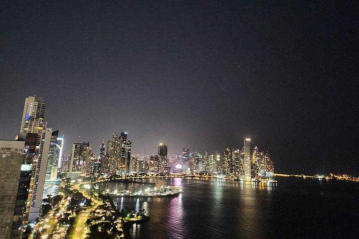 Panama City by Night: Rooftop Skyline, Dinner & Folklore Show