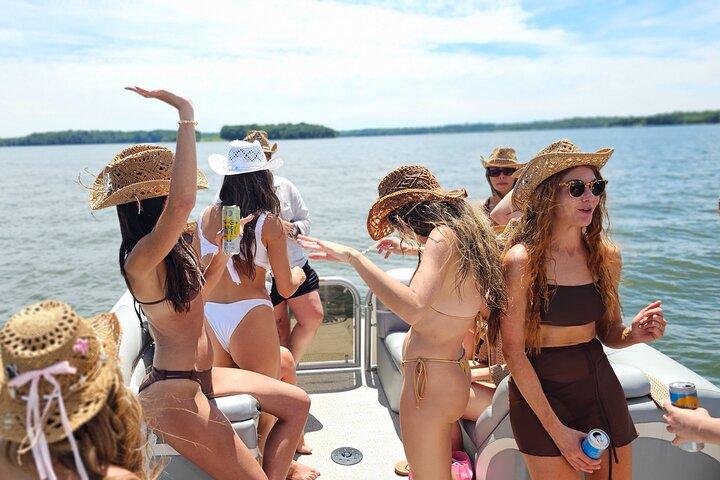 3 Hour 25ft Pontoon Party Boat with Captain up to 12 people