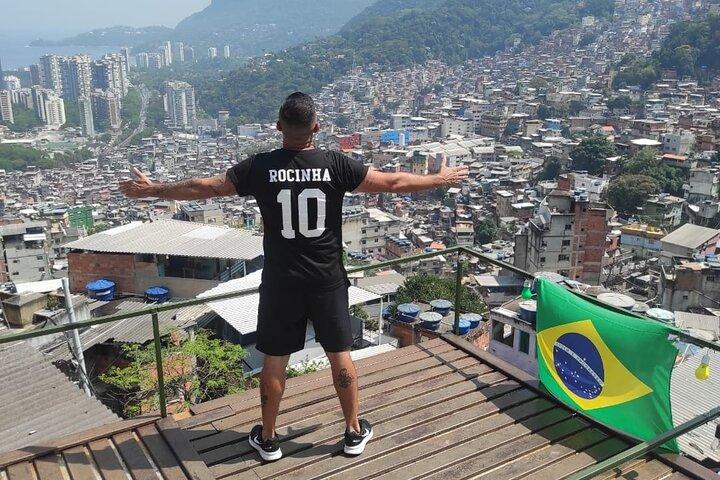 Live an experience in the Rocinha Favela.