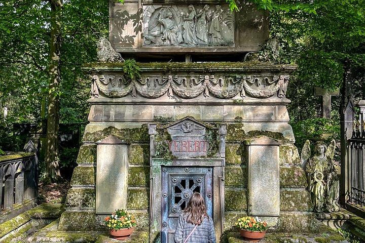 Cologne's City of the Dead Melaten Cemetery Tour in English