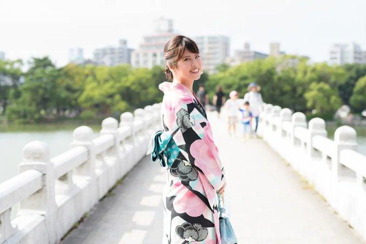 Hakata Portrait Photoshoot Tour with a Professional Photographer