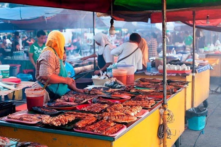 2 Hour Kota Kinabalu Local Street Food and History Walking Tour