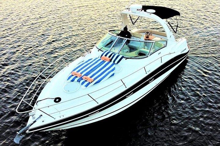 Private yacht charter for cruising & snorkeling in Cabo San Lucas
