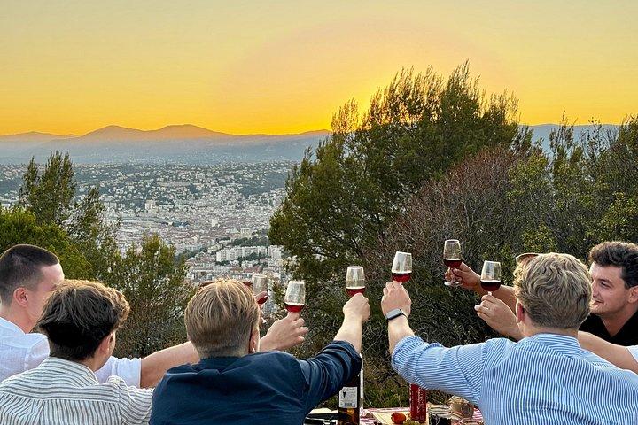 Nice: Sunset & Homemade Apéritif in a historic Land Rover !